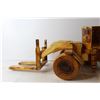 Image 6 : Wooden Folk Art Tractor