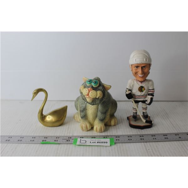 Chicago Blackhawks and Cat Bobbleheads, Bird Figurine