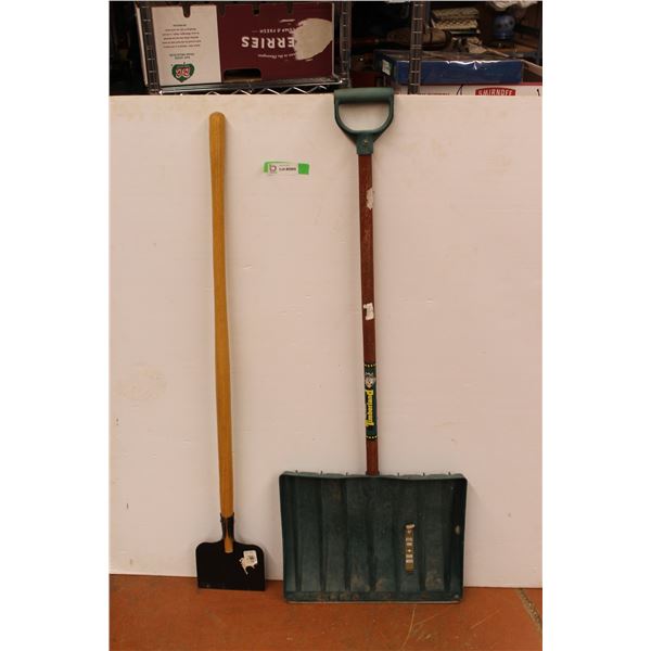 * Snow Scoop with Ice Cutter