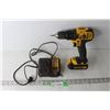 Image 1 : DeWalt 1/2" Cordless Drill Driver with Accessories