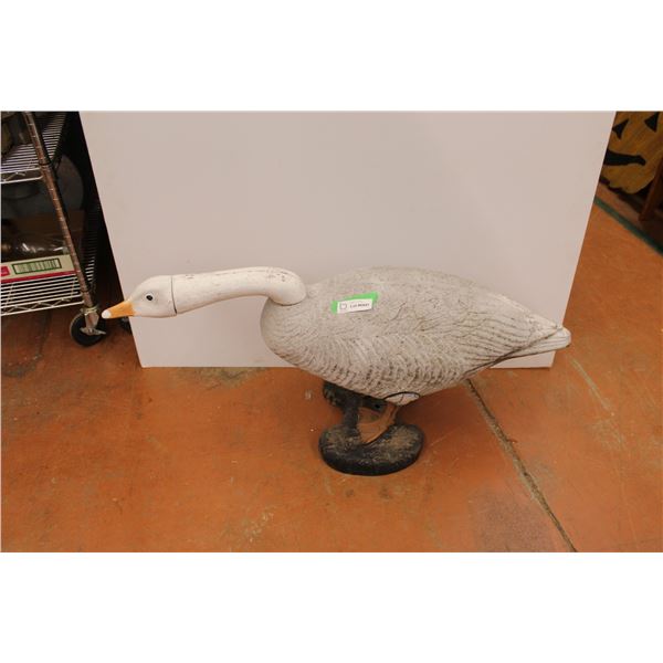 * Plastic Goose Garden Decoration - 32"