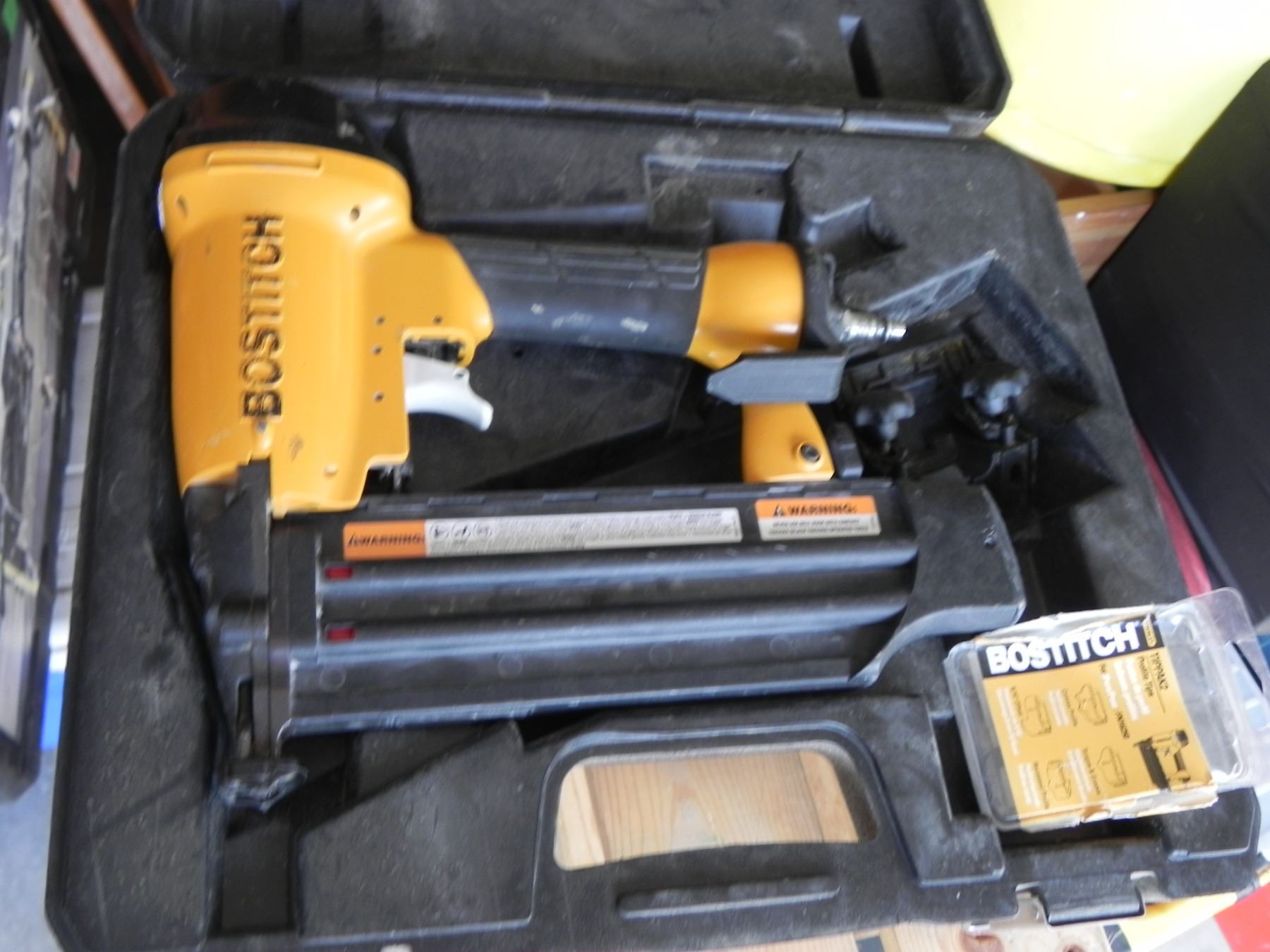 BOSTITCH STANLEY 2-IN-1 STAPLER BRAD NAILER