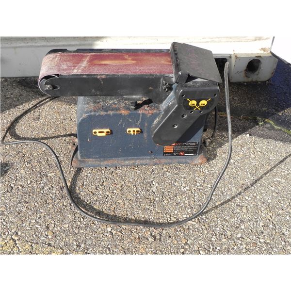 RYOBI 4" X 6" BELT AND DISC SANDER
