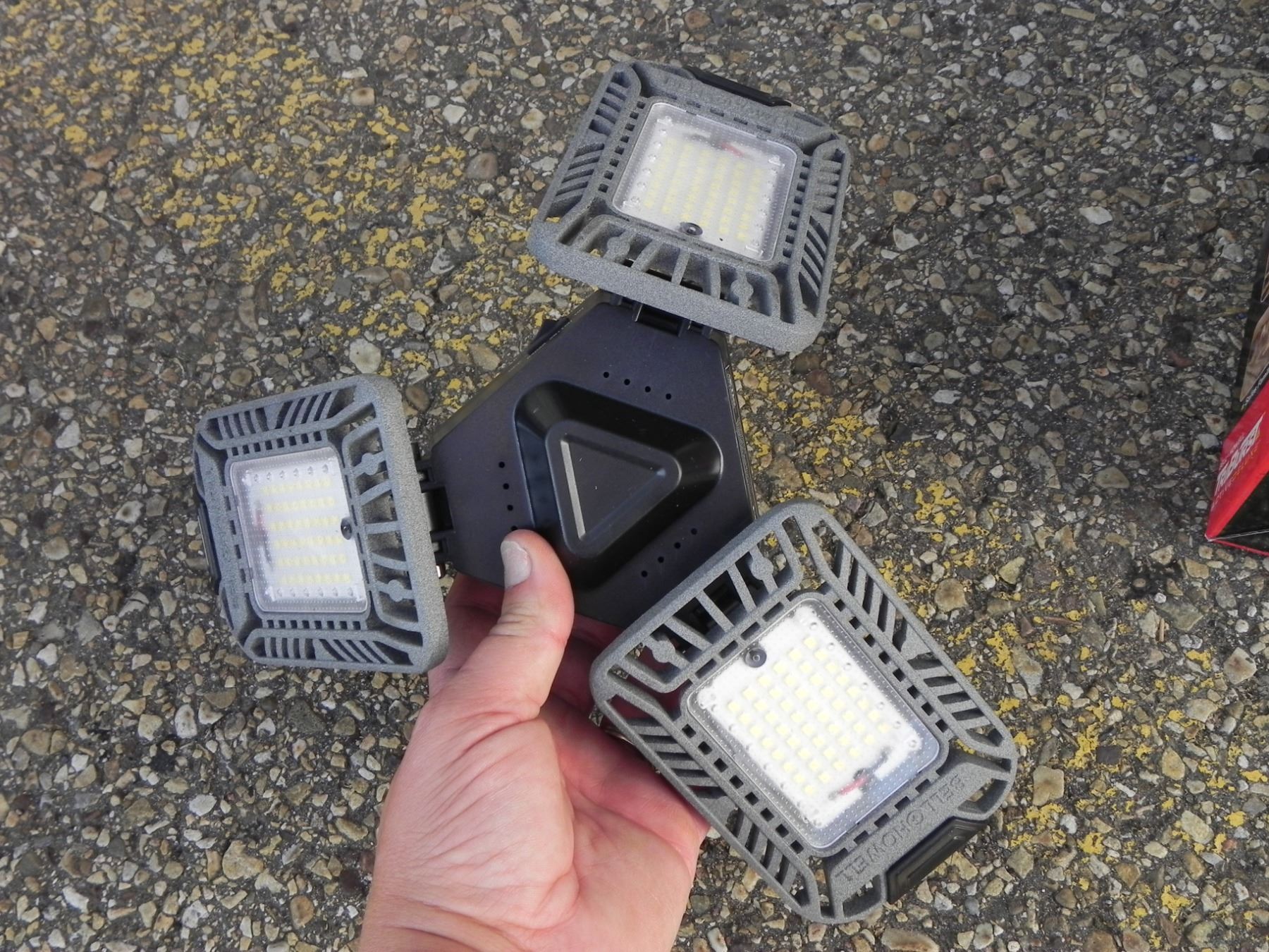 NEW BELL + HOWELL TRI BURST ACTIVE DELUXE 5500 LUMENS