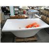 Image 1 : New Large Jacuzzi Tub