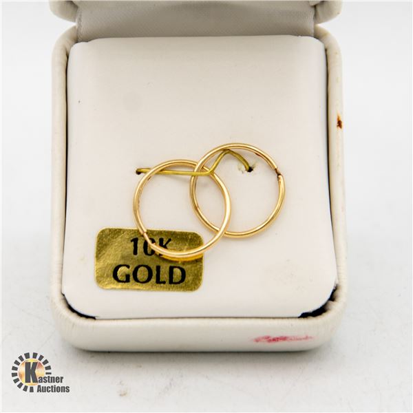 PAIR OF 10 KT GOLD EARRINGS