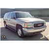 Image 1 : UNRESERVED! 2001 GMC YUKON XL 7 PASSENGER