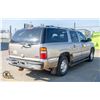 Image 3 : UNRESERVED! 2001 GMC YUKON XL 7 PASSENGER