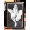 Image 1 : MARILYN MONROE WALL HANGING