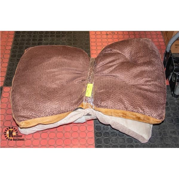 3 PET BEDS/PILLOWS