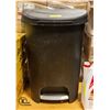 Image 1 : FOOT OPERATED 30 LITRE GARBAGE CAN