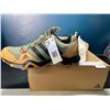 Image 1 : Lot of 1 Pair of Adidas Hiking Shoes - Size 9.5