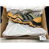 Image 2 : Lot of 1 Pair of Adidas Hiking Shoes - Size 9.5