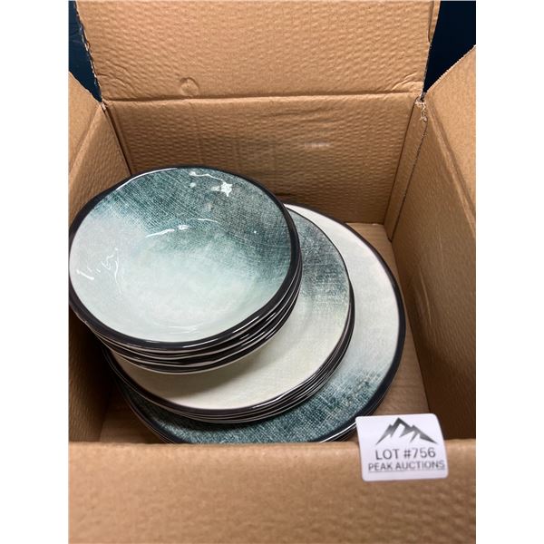 Lot of 1 Set of Dishes - 12 PCS - Blue Design