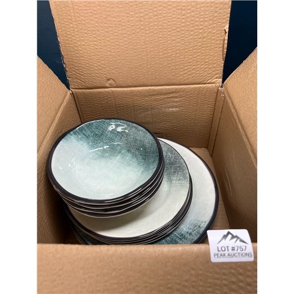 Lot of 1 Set of Dishes - 12 PCS - Blue Design