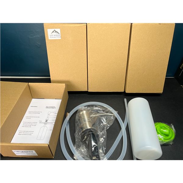 Lot of 4 Soap Dispensers