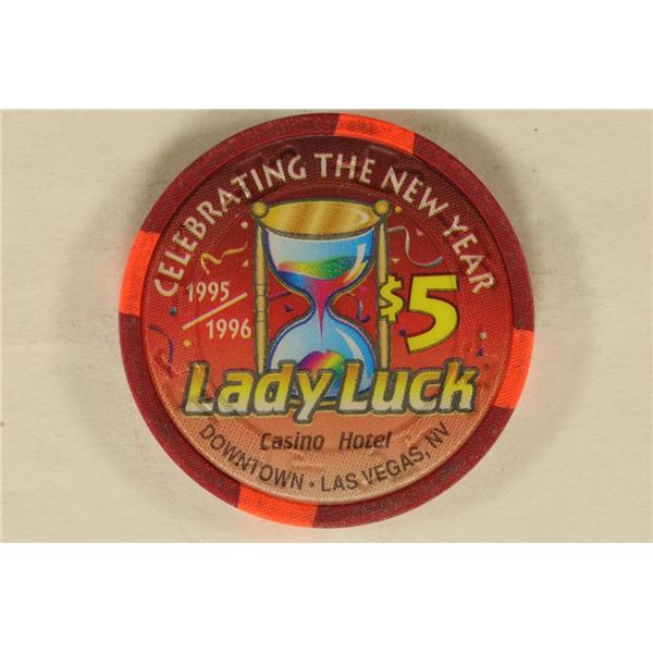 $5 LADY LUCK CASINO CHIP. 1995 CELEBRATING THE NEW