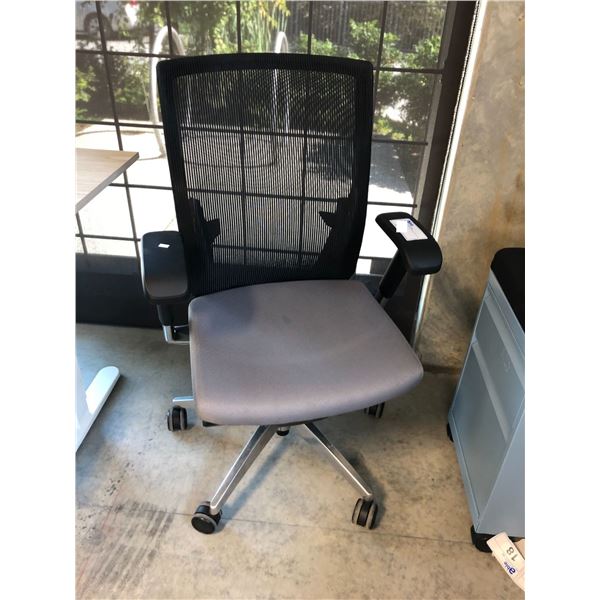 GLOBAL G20 BLACK/GREY MESH BACK TASK CHAIR