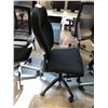 Image 2 : TEKNION BLACK ARMLESS TASK CHAIR