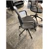 Image 2 : DARK GREY CONTOUR MID-BACK TILTER CHAIR