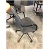 Image 2 : DARK GREY CONTOUR MID-BACK TILTER CHAIR