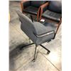 Image 2 : DARK GREY CONTOUR MID-BACK TILTER CHAIR