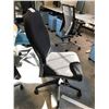 Image 2 : TEKNION BLACK ARMLESS TASK CHAIR