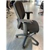 Image 3 : TEKNION BLACK ADJUSTABLE ARM TASK CHAIR