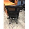 Image 2 : BLACK MESH BACK MULTI-LEVER TASK CHAIR (S2)