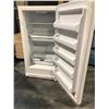 Image 2 : FRIGIDAIRE WHITE REFRIGERATOR 34"W X 67"H X 31"D