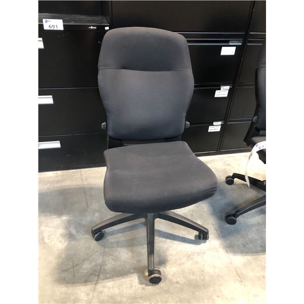 TEKNION BLACK ARMLESS TASK CHAIR