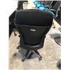 Image 2 : TEKNION BLACK ARMLESS TASK CHAIR