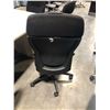 Image 2 : TEKNION BLACK ARMLESS TASK CHAIR