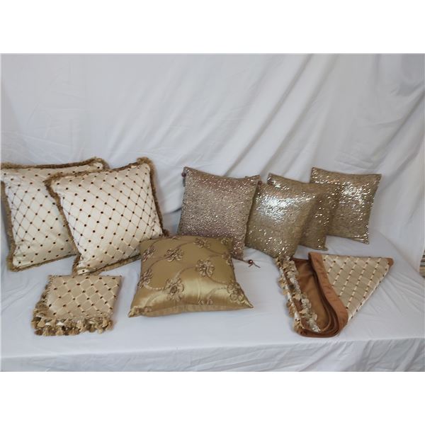 Decorative Throw Pillows