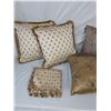 Image 2 : Decorative Throw Pillows