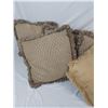 Image 2 : 6 Throw Pillows