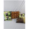 Image 1 : Decorative Throw Pillows