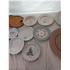 Image 4 : Assorted Decorative Plates