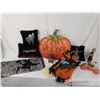 Image 1 : Assorted Halloween Décor