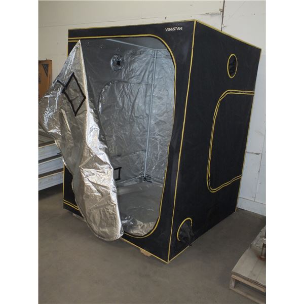 Venustani Insulated Grow Tent