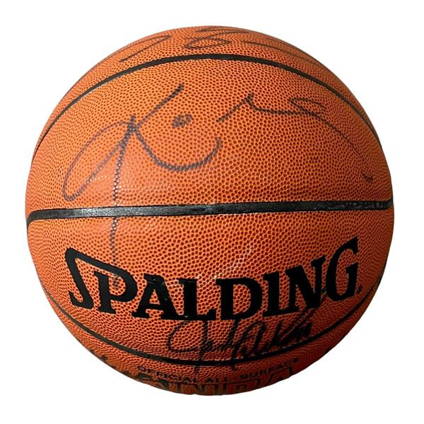 Los Angeles Lakers 1999 - 2000 Team Signed Ball w/ GOA Authentication Kobe Bryant O'Neal Rice Fox Ho