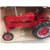 Image 2 : McCormick Deering Ertl Model 400 Farmall Die Cast Tractor 