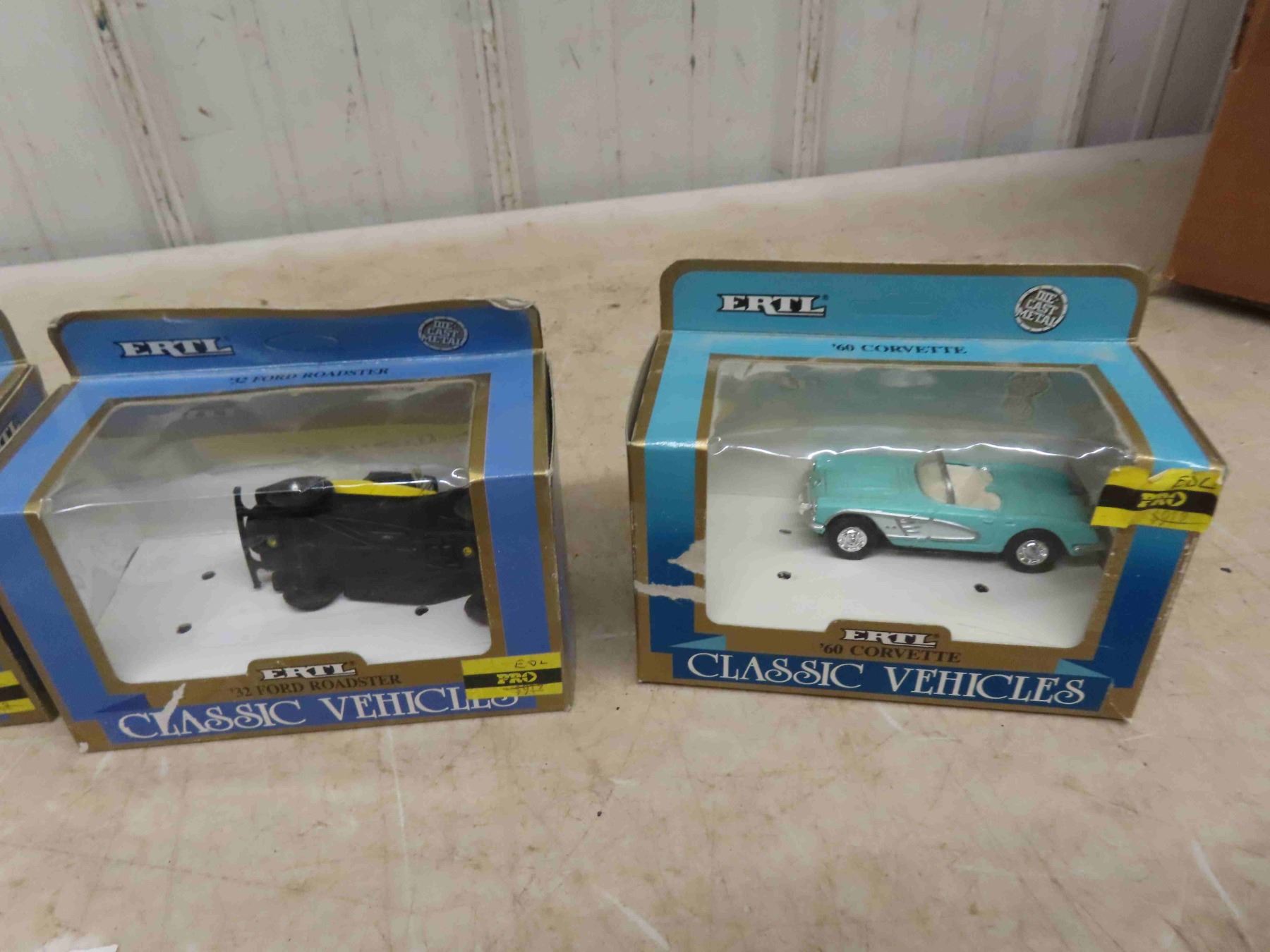 4 ERTL Classics 1:43 Diecast Cars : 1932 Ford Roadster, 1957 Chevy,