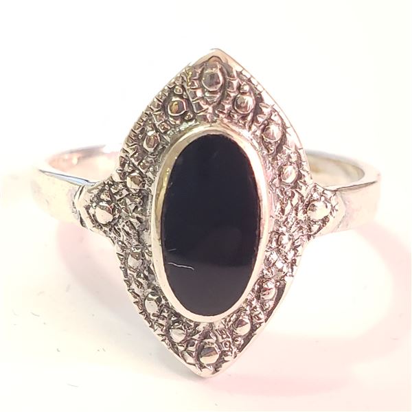 SILVER BLACK ONYX  RING (SIZE 9.5) (WEIGHT 3.19G)