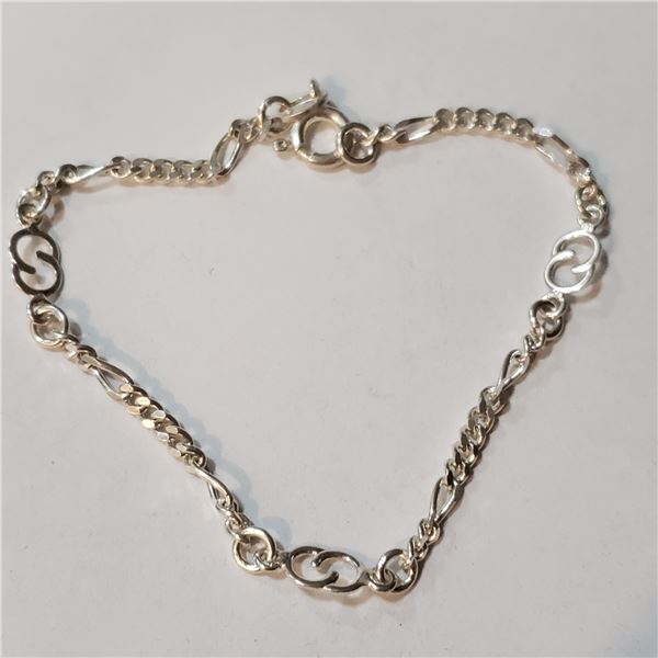 SILVER  BRACELET (LENGTH 7INCHES) (WEIGHT 3.8G)