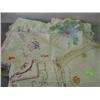 Image 1 : TRAY LOT OF TABLE SCARVES AND EMBROIDERY
