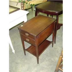 MAHOGANY 2-DRAWER NIGHT STAND