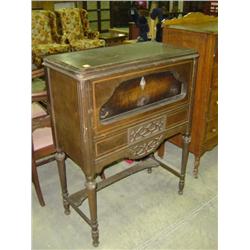 FLOOR MODEL RADIO IN CABINET