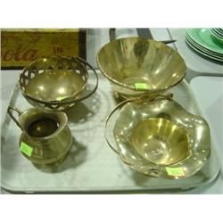 TRAY LOT OF BRASS BOWLS