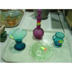 TRAY LOT OF GLASS; SWIRL VASE; DRESSER BOTTLE; GREEN ASHTRAY; BLUE CREAMER